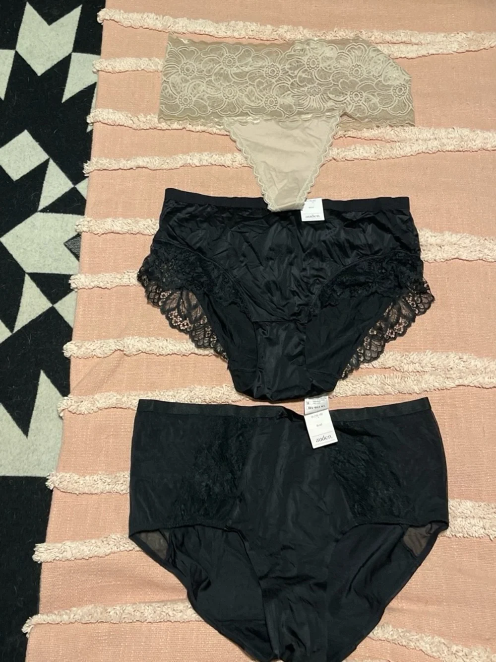 Auden Lace & High-Waist Panty Set - Black & Beige